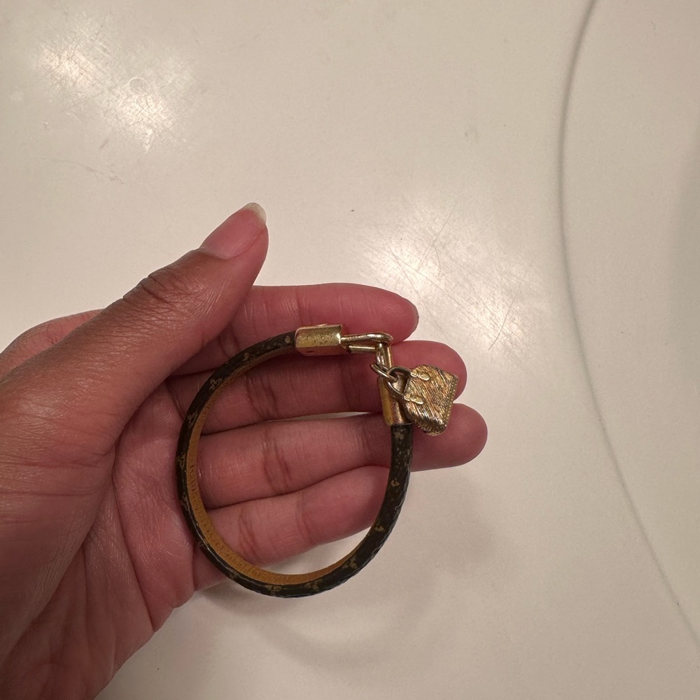 AUTHENTIC LV Bracelet - Picture 7 of 8